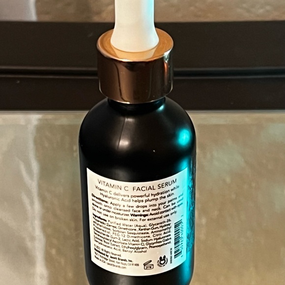 Pearlessence Vitamin C & Hyaluronic Acid Brightening Facial Serum brand new 2 oz - Picture 5 of 7